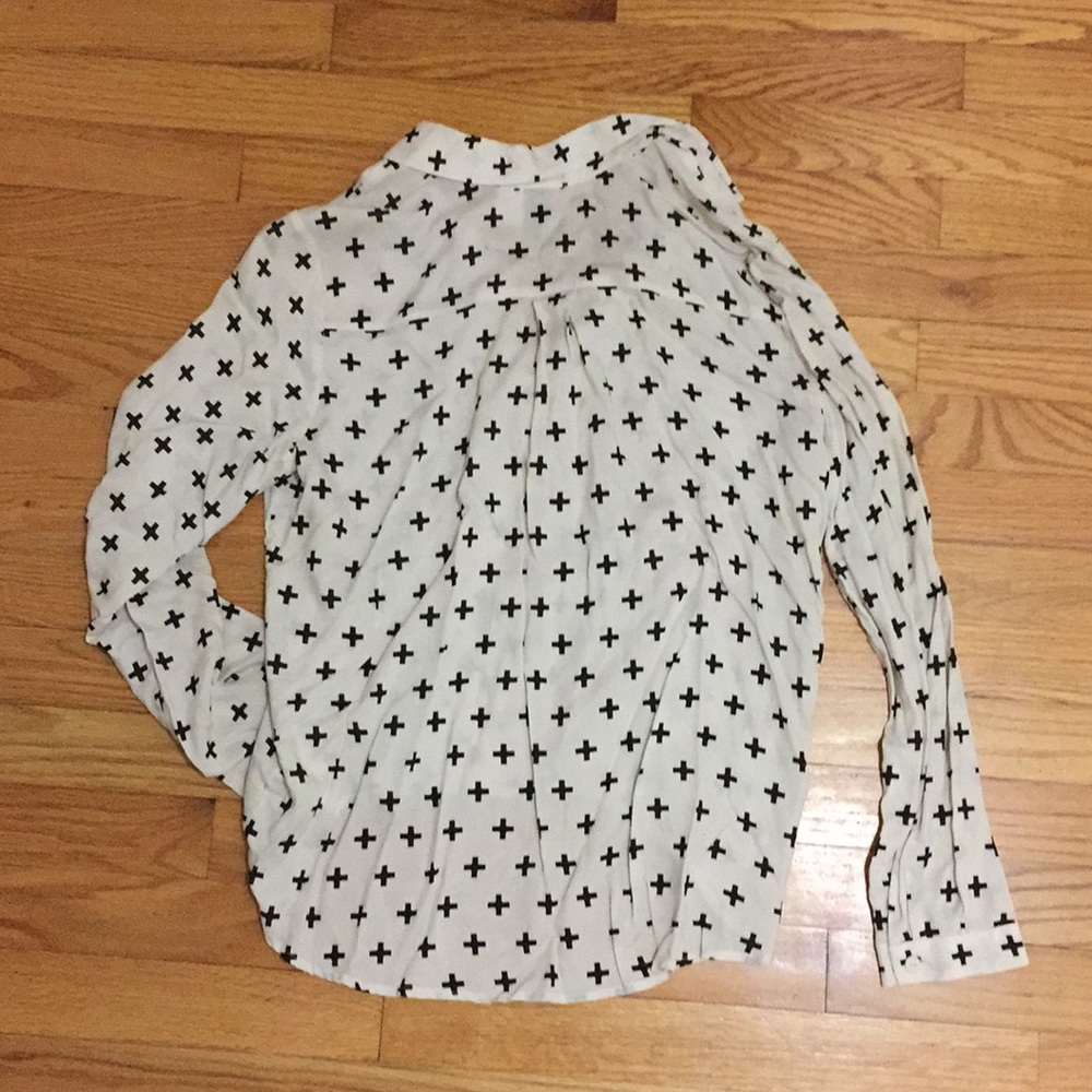 Button down - Picture 2 of 4